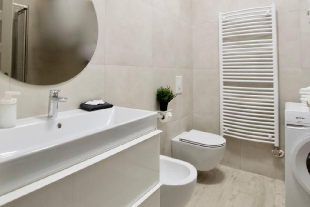 Premium Apartment By Hi5 - Astoria 4 Bedroom Budapest Exterior photo